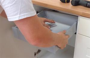 How to fit shallow inner Blum Tandembox Antaro drawer runners